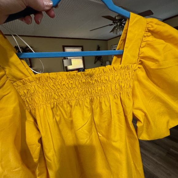 Elegant Yellow Smocked Blouse - Picture 6 of 6